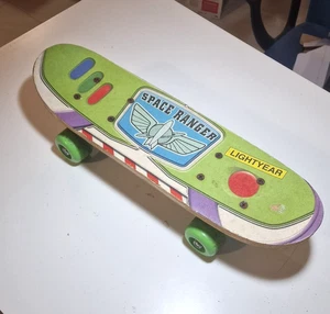 Skateboard Buzz Lightyear Toy Story Disney Pixar Space Ranger Grün - Bild 1 von 8