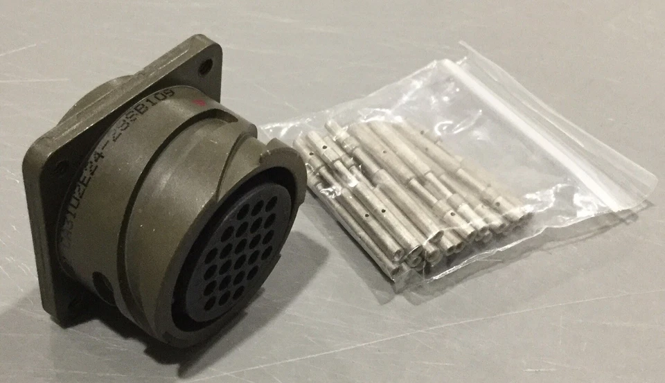 Conector circular CA3102E24-28SB109, serie CA-B, receptáculo de montaje en caja Foto 1 de 1