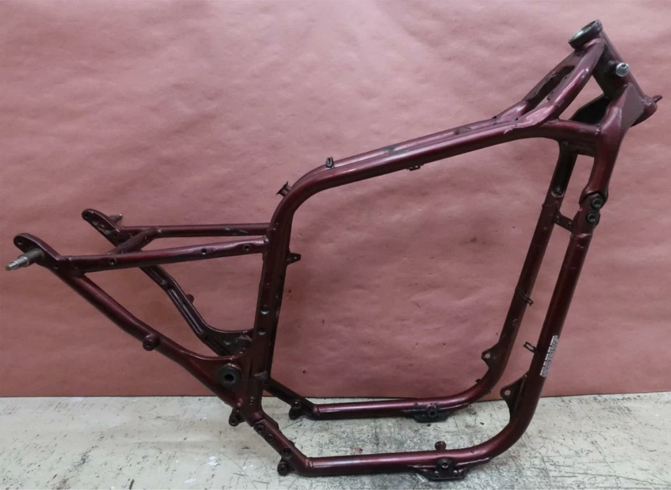 Chasis cuadro principal Suzuki Intruder 1400 VS VS1400 1987-2005 Foto 1 de 4