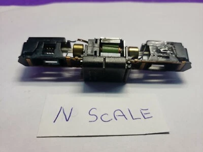 N SCALE MOTOR BRASS FLYWHEEL GEARS WEIGHTS CHASSIS WIRED Life-like SD7 LOCOMOTIV - Image 1 of 4