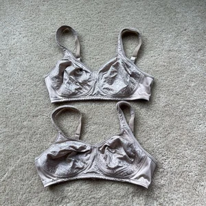 Lot of 2 Playtex Ultimate Lift & Support Wireless Beige Bras - 36C - #4745 - Picture 1 of 6