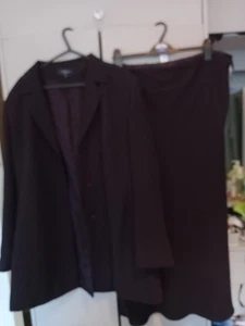 Size 18 Debenhams Collection Ladies Black Skirt & Blazer Set. - Picture 1 of 4