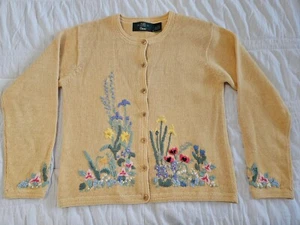 Orvis Damen kleine Strickjacke Pullover pastellgelb Blumenstickerei Vintage Landhaus - Bild 1 von 17