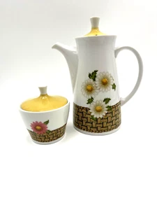 Vintage Georges Briard MCM Patio Line Teapot Sugar Dish Daisies Basket Weave - Picture 1 of 10