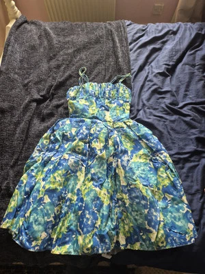 Vestido floral de verano vintage años 60 hecho a mano azul amarillo. Falda interior de encaje Foto 1 de 4