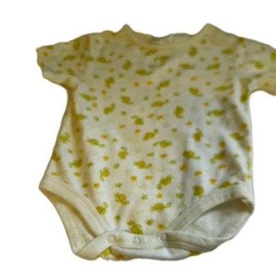 ONE PIECE BODYSUIT 3 个月卡扣底部小号奇迹海龟 — 第 1/4 张图片