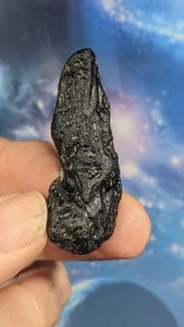 Large Tektite Meteorite Teardrop Supplied in Box with Information 52x18mm - Foto 1 di 2