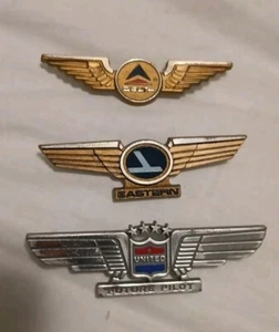 VINTAGE DELTA, EAST UNITED AIRLINES SIEGEL PILOT FLÜGEL HUT BROSCHE ANSTECKNADEL - Bild 1 von 3