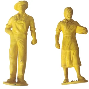Vintage Auburn Yellow Rubber Figures 3" Farmer & Farmers Wife Couple Made In USA - Picture 1 of 3