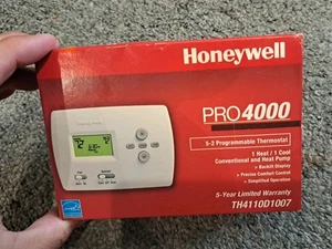 Honeywell Pro4000 Programmable Thermostat TH4110D1007 - Imagen 1 de 8