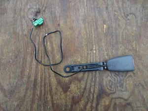 2000-2004  VOLVO S40 V40 LEFT DRIVER FRONT SEAT BELT RECEIVER 867176  30867176 - Picture 1 of 12