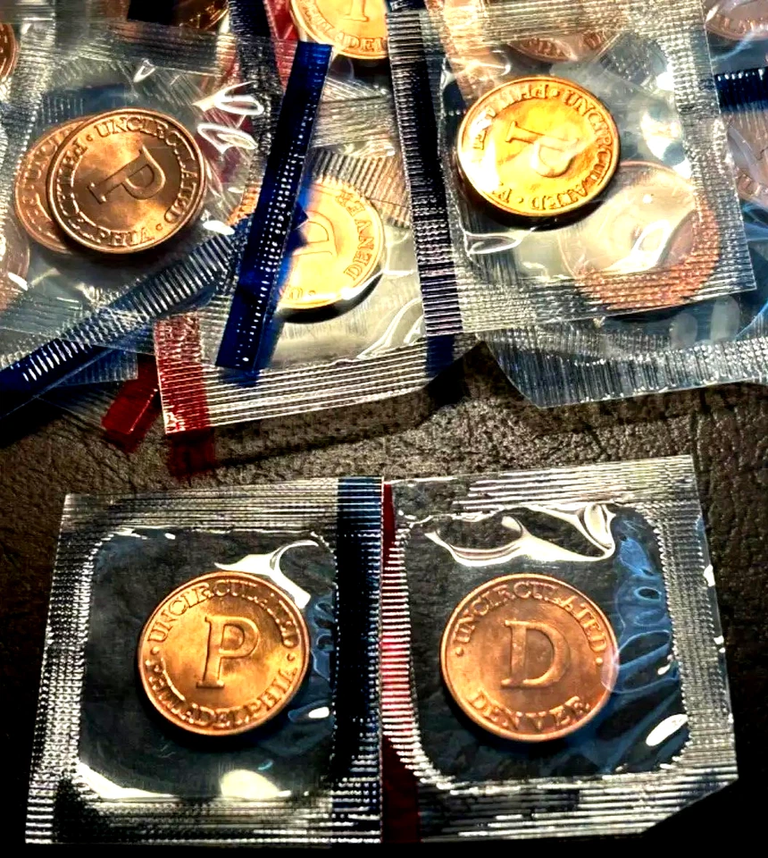 1998 P&D MINT TOKENS IN MINT SET CELLO (2 coins) - Image 1 of 1