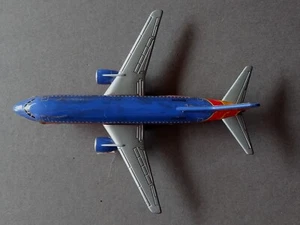 Southwest Airlines Boeing 737-700 Gemini Jets RealToys 5-3/4" China OOP - Picture 1 of 2