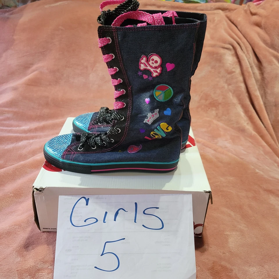 Nuevas Botas Tenis Niñas Talla 5 Azul Brillo Denim Peace Love Hasta la Rodilla Nuevas con Etiquetas Foto 1 de 4