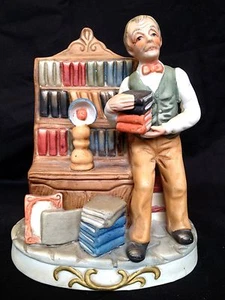 antique porcelaine figurine : Capodimonte style :Bookseller - Picture 1 of 5
