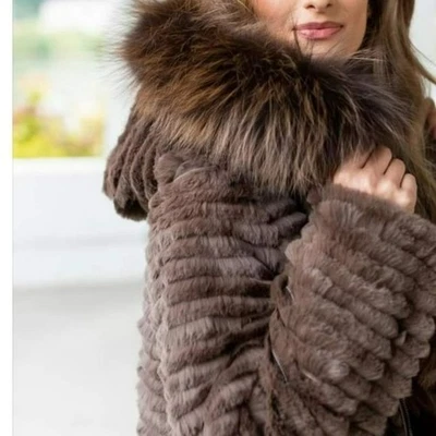 Abrigo acolchado de pato azul piel de conejo ribete de piel de zorro reversible mediano Foto 1 de 4