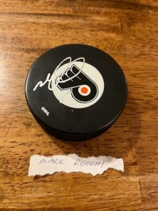 Mark Recchi (HOF '17) Hand Signed Autographed NHL Philadelphia Flyers Logo Puck - Picture 1 of 3