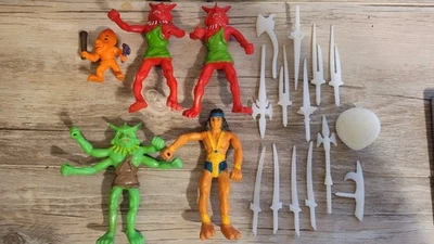 Lote de 5 figuras vintage de Arco El Otro Mundo con 14 armas/escudo. Buen estado Foto 1 de 4