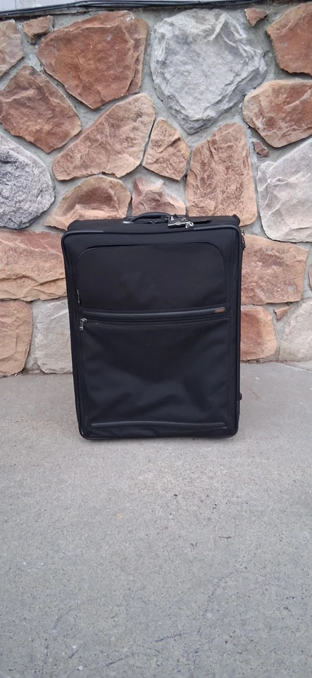 Bolsa de Viaje TUMI ALPHA Nylon Balístico 2 Ruedas Negra 26"x20"x12” 22026D4 Foto 1 de 4