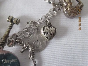 Vintage Sterling Charm Bracelet 8 Charms 22.5 gr - Picture 1 of 7