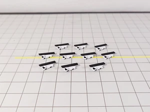 10x White Narrowbody BELT BAG LOADERS GSE Airport Vehicles Models 1:400 Scale - Picture 1 of 7