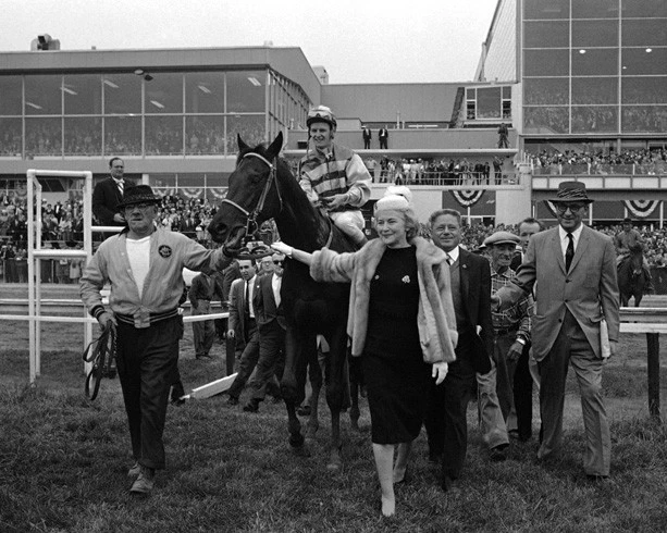Póster brillante con impresión fotográfica de 8x10 Carry Back 1961 ganador de Preakness Stakes  Foto 1 de 1
