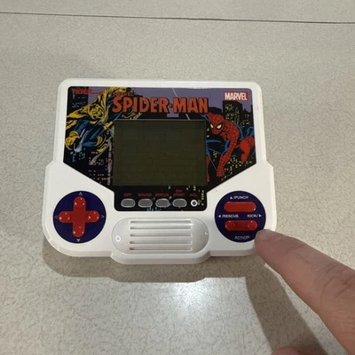Juego portátil Tiger Marvel Spider-Man - Probado y funciona - con baterías Foto 1 de 4