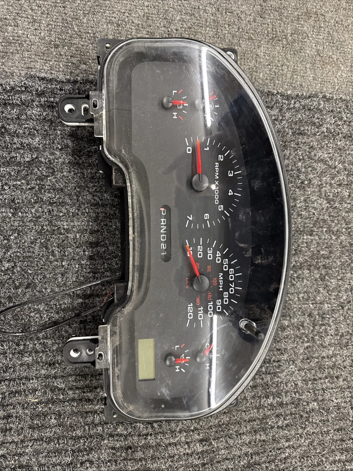 Grupo de velocímetros MPH XL ID 4L34-10849-AN para camioneta Ford F150 04-05 Foto 1 de 4