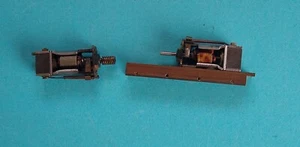 2 Unboxed OO / EM Gauge 4mm Sgl Shaft 3 Pole Open Motors + Brass Chassis Frame - Picture 1 of 2