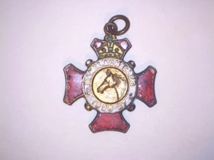 X Original 1926 Ranelagh Club in Australia Enamel / Metal Horse Club Pendant - Picture 1 of 2
