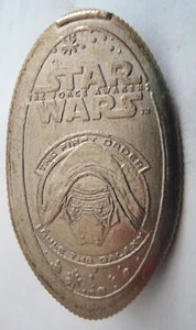 DISNEYLAND DL0636 - Star Wars Kylo Ren Il Primo Ordine -- quarto allungato - Foto 1 di 2