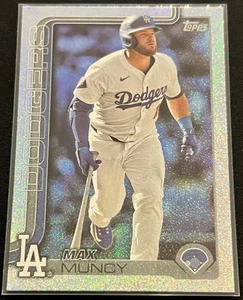 2025 Topps Series 2 Max Muncy #378 Sandglitter Parallel Los Angeles Dodgers - Bild 1 von 6