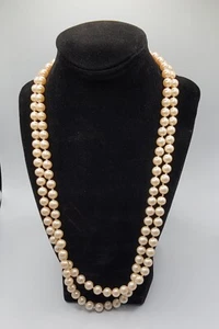 Collana vintage di perle finte a 2 fili 24" con chiusura spilla cammeo 7,5 mm - Foto 1 di 4