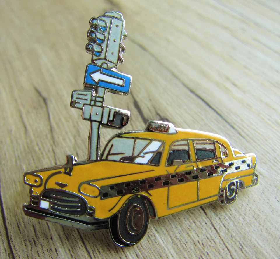 Taxi Pin / Pins: NEW YORK Yellow Cab Taxi - emailliert - edel