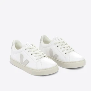 VEJA Kids Chrome Free Leather Lace Up Sneaker White Little Kids 3 - Picture 1 of 9
