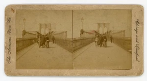 Tarjeta estereoscópica Stereoview Puente de Brooklyn Nueva York con gente EE. UU. - Imagen 1 de 2