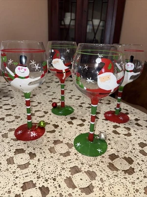 Juego de 4 copas de vino NEIMAN MARCUS rojo verde pintadas a mano Navidad Santa nieve Foto 1 de 4