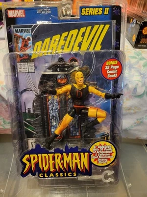 RARE Daredevil Yellow Variant Spider-Man Classics Series 2 ToyBiz Action Figure - Image 1 of 2