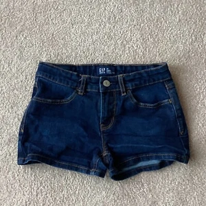 GAP GIRLS 10 SHORTIE SHORT DENIM, DARK WASH, 4 POCKET, ZIP FLY, ADJUSTABLE WAIST - Picture 1 of 3