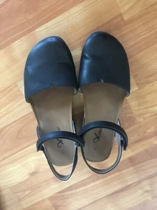 Athlefit Women Close Toe Flat Sandals Arch Support Comfortable Cork Footbed, 7US - Picture 1 of 5