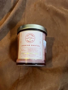 Jasmine Santal California Candle Smells Amazing - Picture 1 of 3
