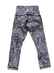 Lululemon High Times Black White Paisley Print Crops Capris Crop Leggings Size 6 - Picture 1 of 5