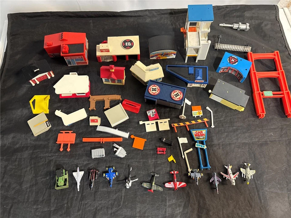 Large Lot Micro Machines Galoob 11 Planes & Cars 12 Buildings ++++ - Image 1 of 1