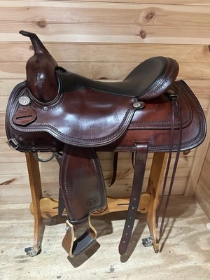 Selim Circle Y Topeka Flex-Lite Western Trail 17 pol. modelo 1551 - Imagem 1 de 4