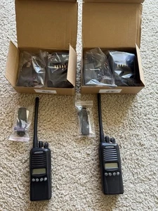 Kenwood TK-2180 VHF z anteną, klipsem, ładowarką i akumulatorem - Zdjęcie 1 z 6