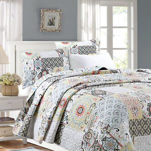 Moorea Reversible Quilt Set, Bedspread, Coverlet