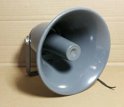 Realistic Powerhorn PA Music Paging Speaker 8 OHMS Vintage EXCELLENT CONDITION!! - Image 1 of 4