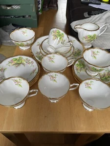 Impresionante juego de té Clare Fine Bone China (Inglaterra) de 21 piezas - Imagen 1 de 12