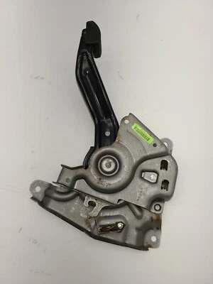 2015-2019 GMC Sierra 2500 手动停车紧急制动踏板 原始设备制造商 84459688 — 第 1/4 张图片