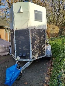 2 Pferdeanhänger/Viehtransporter - Bild 1 von 3